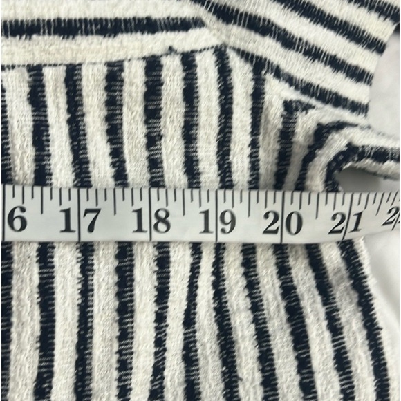 ⭐️Lucky Brand,Slimming,Vertical Striped Black/Cream,Top,Pull-Over,Size L - Picture 11 of 12